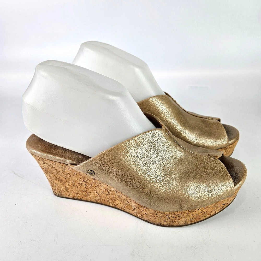 UGG Australia Dominique Peep Toe Gold Leather Cork Wedge Shoe 1005109 Women's 8